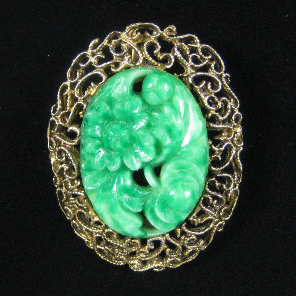Green Cameo STYLE Oval Brooch Pin Goldtone Vintage 1980s 2.2 inch Estate Flower - Picture 5 of 5